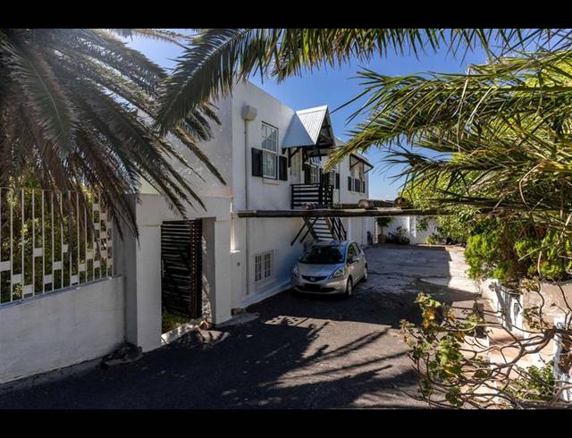 5 BEDROOM HOUSE FOR SALE IN LLANDUDNO